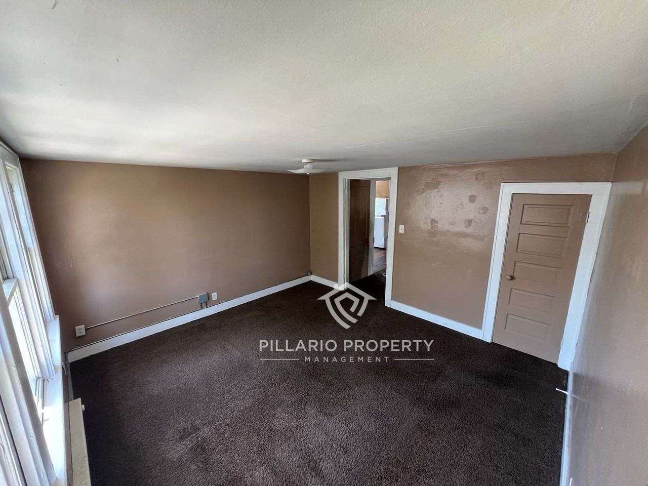 717 S A St - Photo 3 of 8