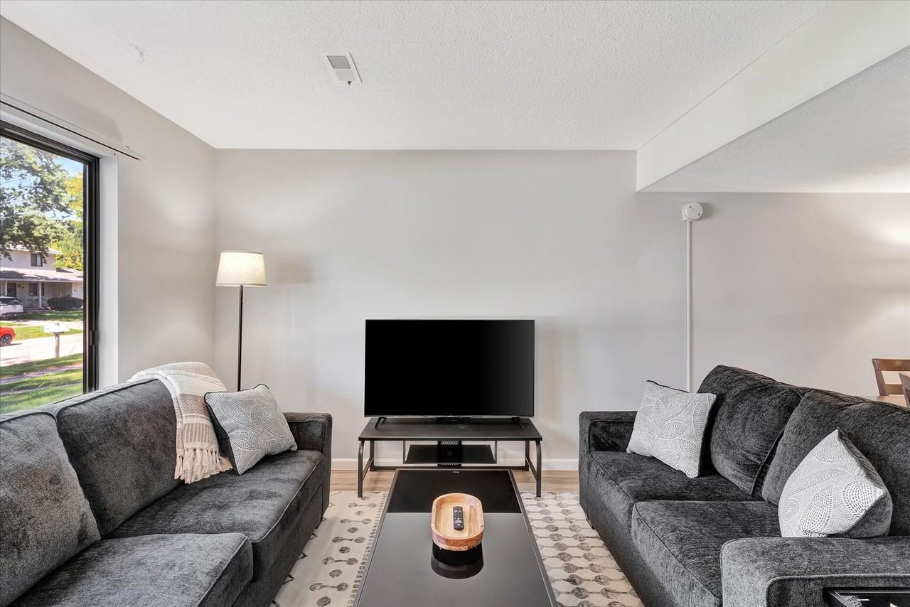 2406 Leeper Dr - Photo 5 of 29