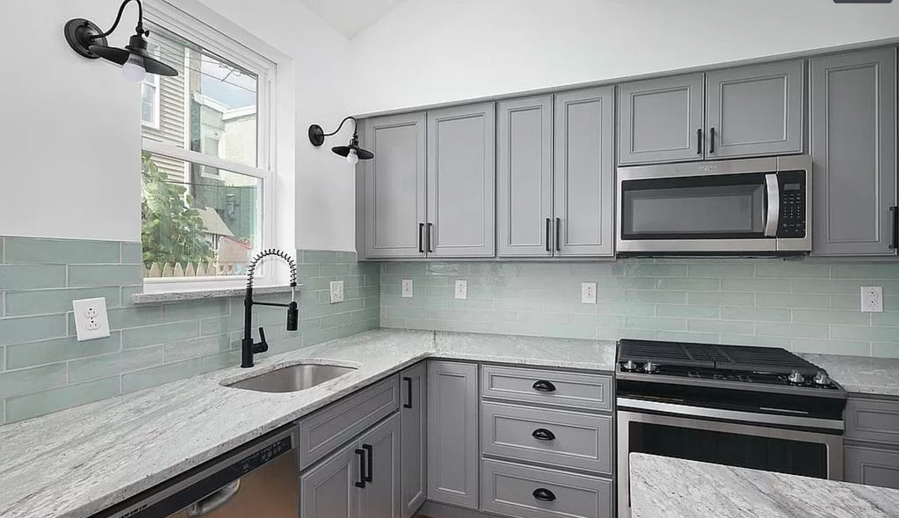 2646 Janney St - Photo 3 of 19