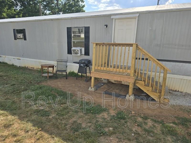 127 Fred Dr - Photo 2 of 6