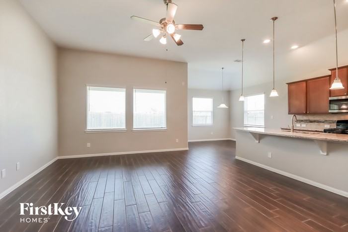 119 San Saba Dr - Photo 3 of 15