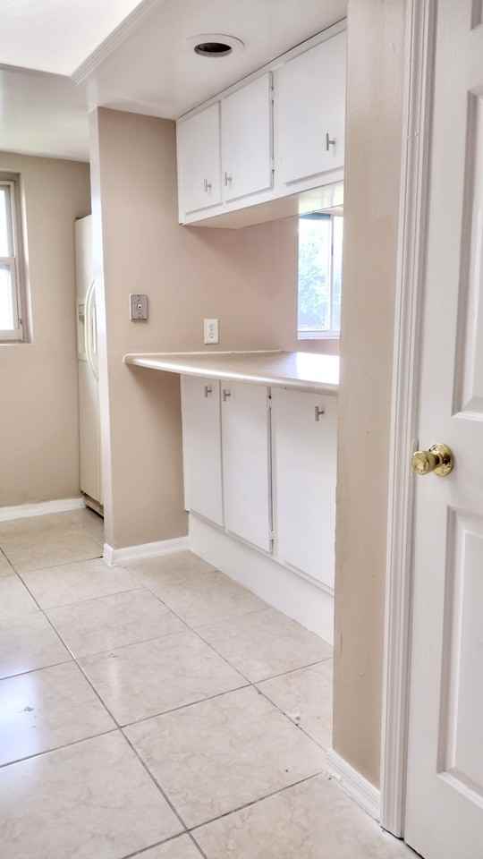 1348 W Evans Cir #B - Photo 5 of 24