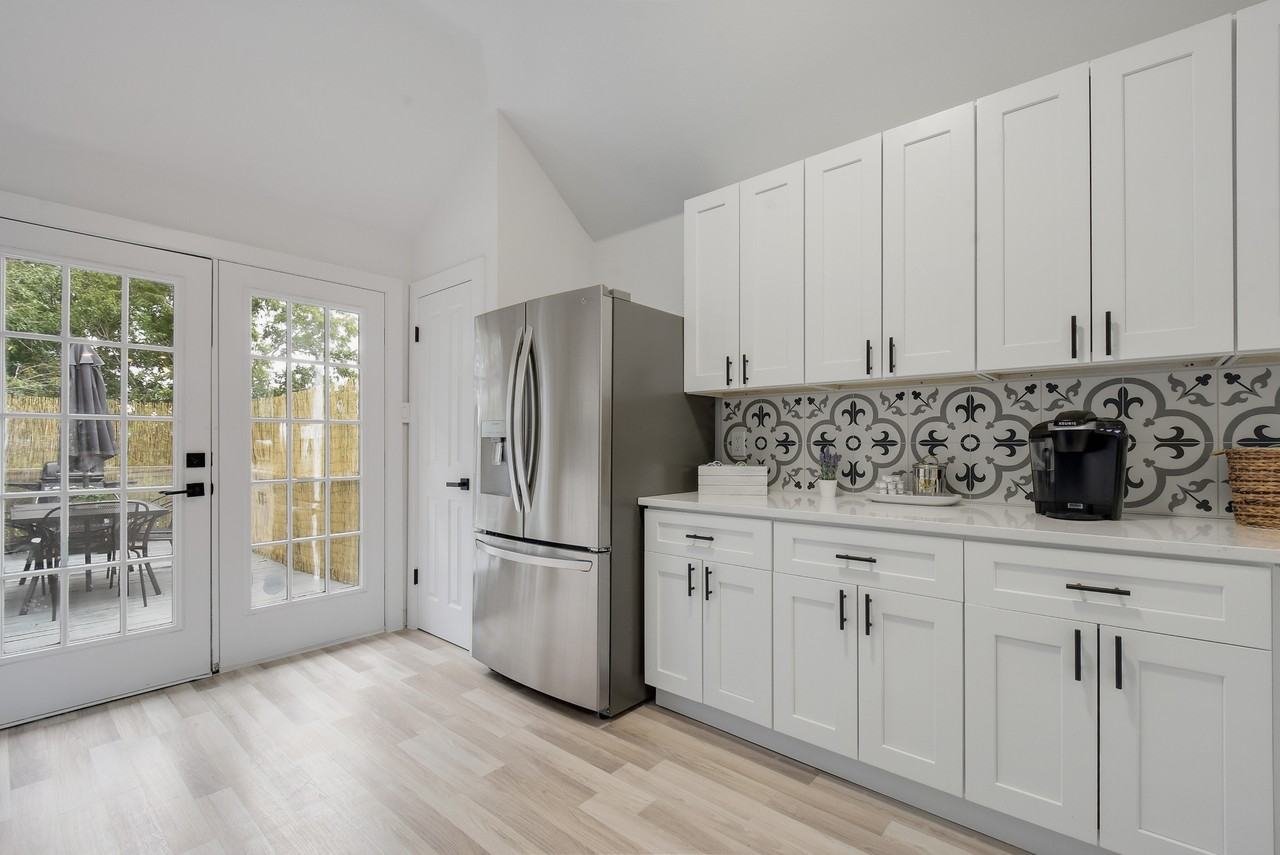 5225 Walnut Grove Ct #NA - Photo 4 of 23