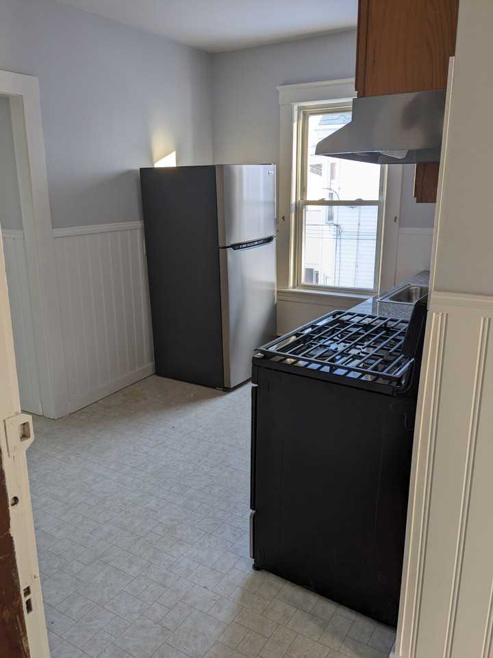 132 Harvard St #A1 - Photo 2 of 7