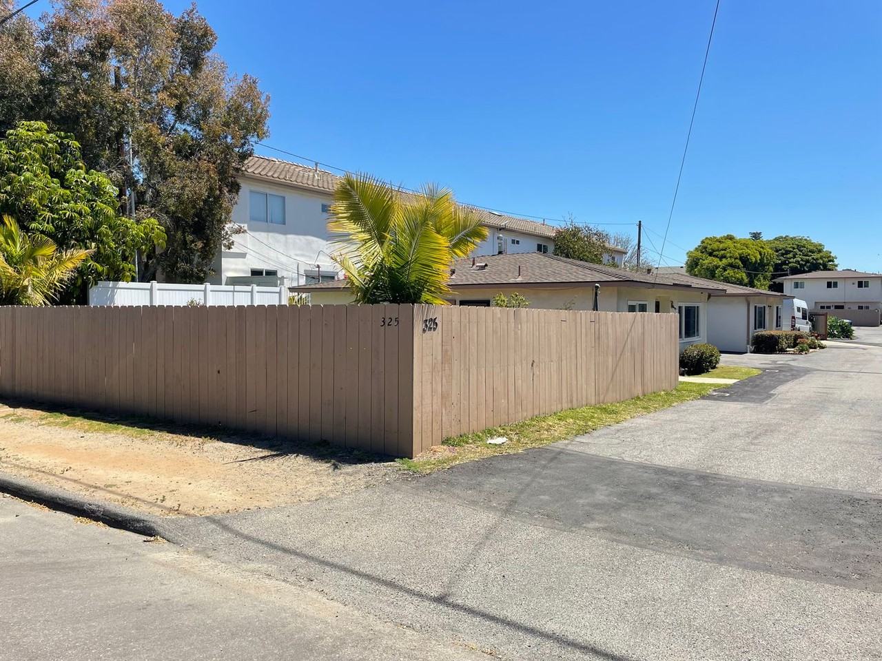 325 Chestnut Ave - Photo 2 of 22