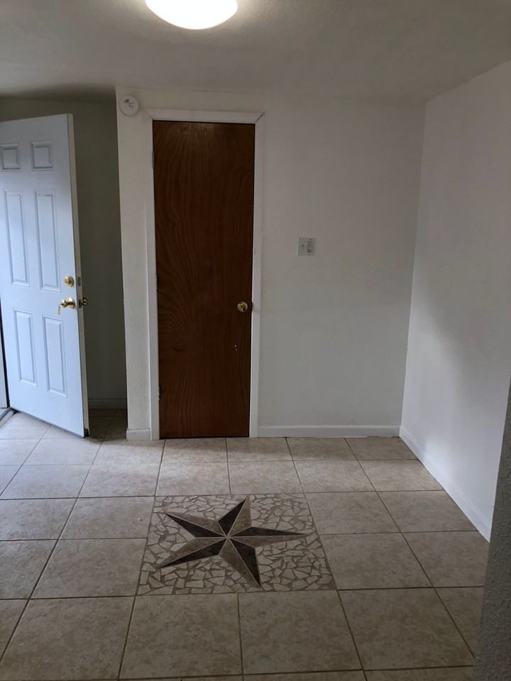 903 Conder St - Photo 4 of 23