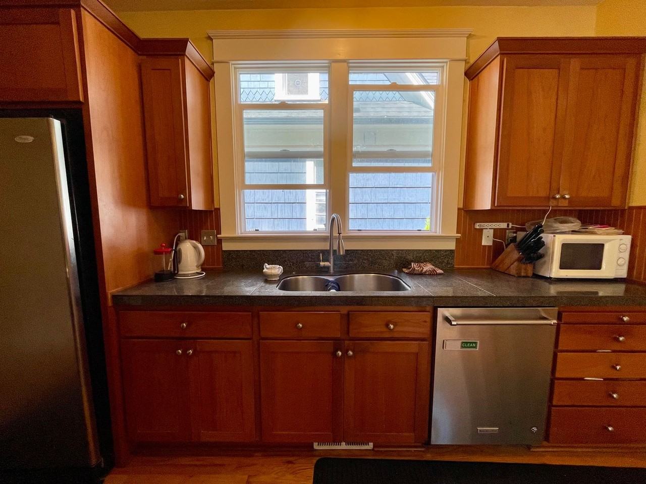 121 Ne Mason St - Photo 6 of 33