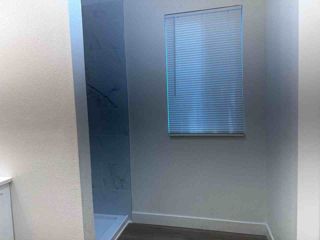 22814 14th St - Photo 4 of 8