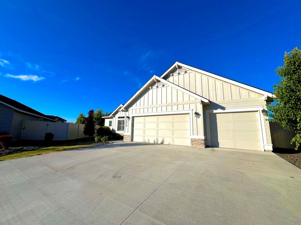 5518 N Maplestone Ave - Photo 2 of 38
