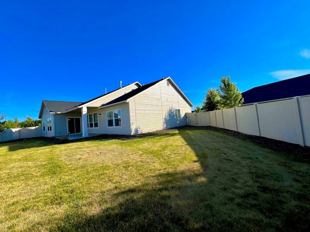 5518 N Maplestone Ave - Photo 6 of 38