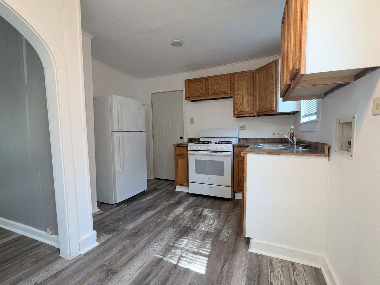 1115 Arkansas St - Photo 3 of 6