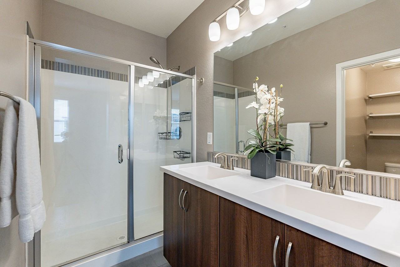 2334 E Huntington Dr - Photo 4 of 32