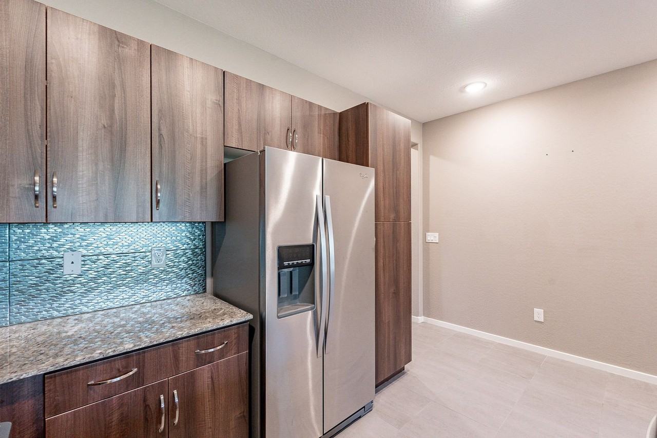 2334 E Huntington Dr - Photo 7 of 32