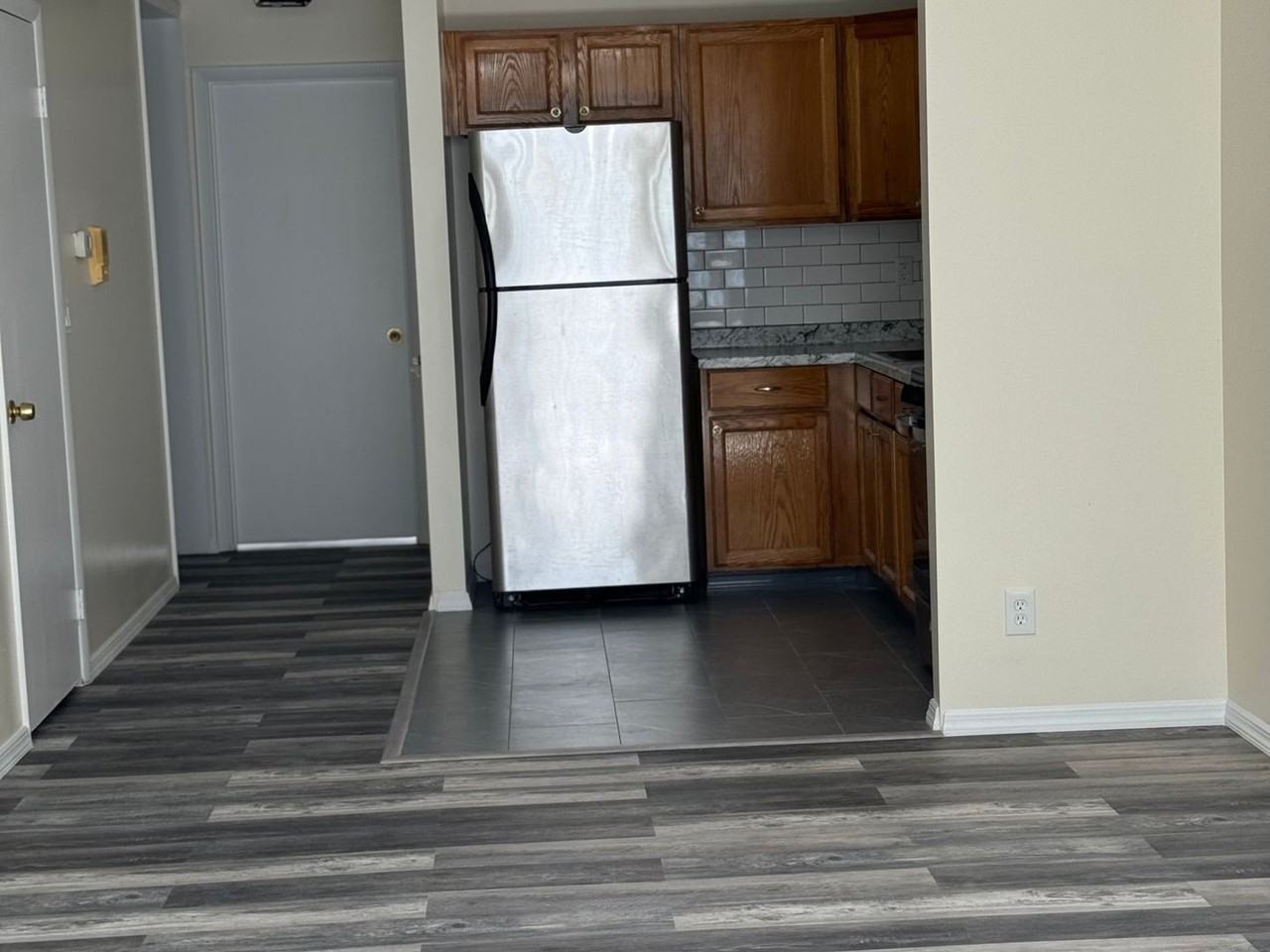 991 Fox St - Photo 3 of 15