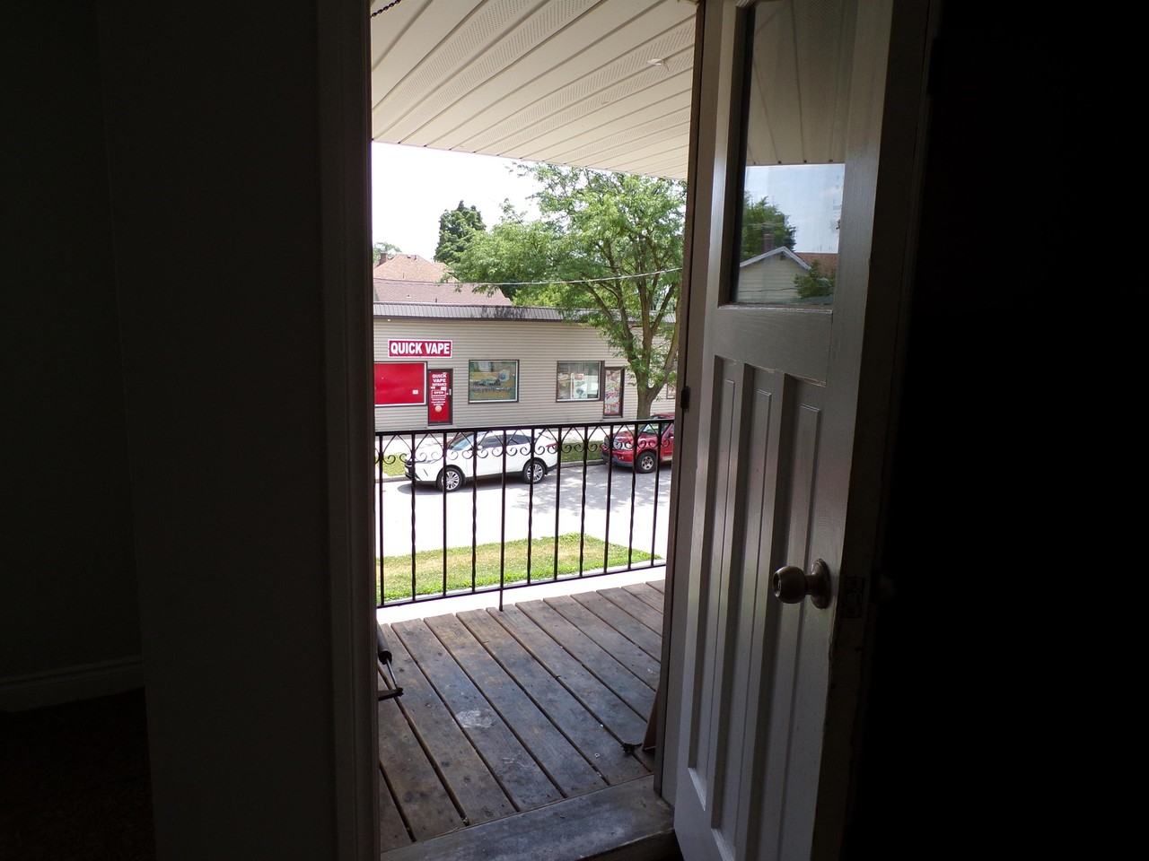 1120 Erie St W #3 - Photo 6 of 14