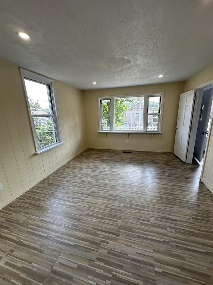 153 Ward St #1 - Photo 5 of 15