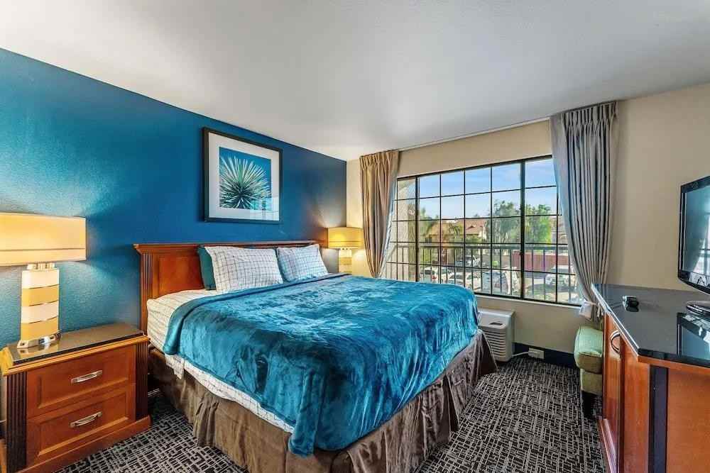 2301 East Southern Avenue - Photo 4 of 18