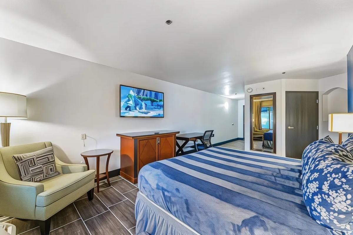 2301 East Southern Avenue - Photo 2 of 18