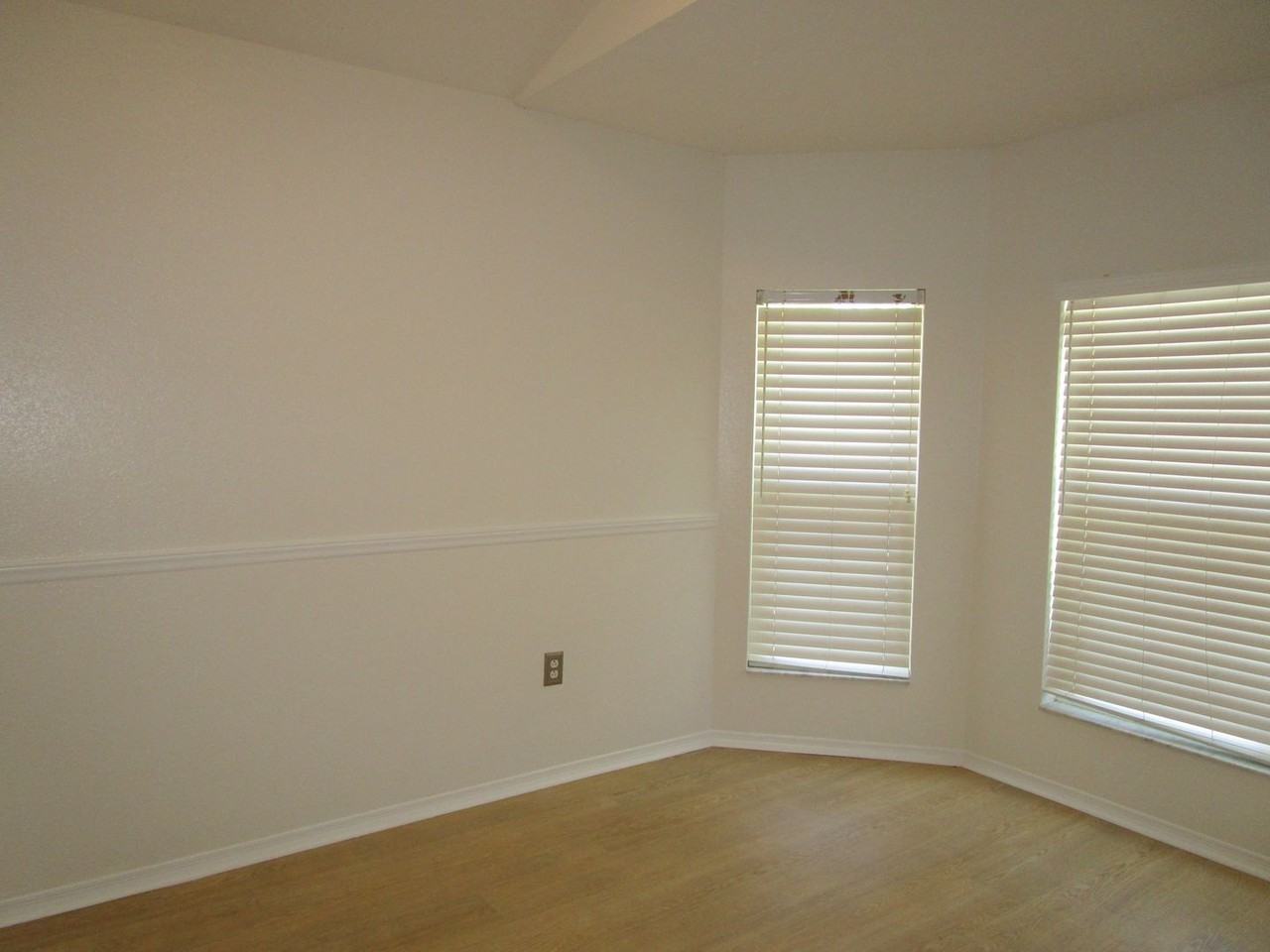 5823 Meadowpark Pl - Photo 5 of 14