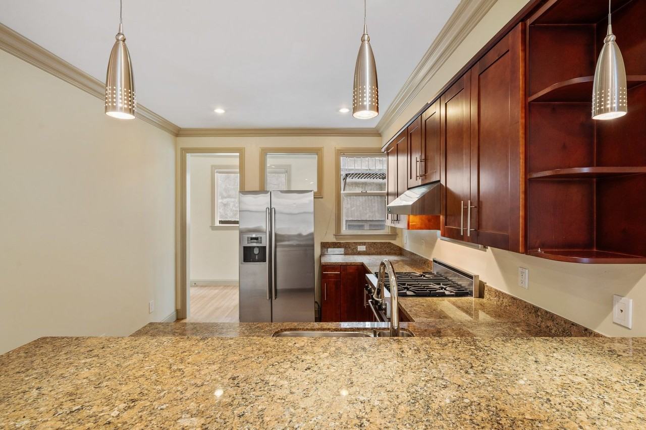 238 Linden St - Photo 3 of 28