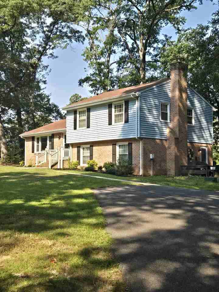 1204 Hatteras Rd - Photo 3 of 17