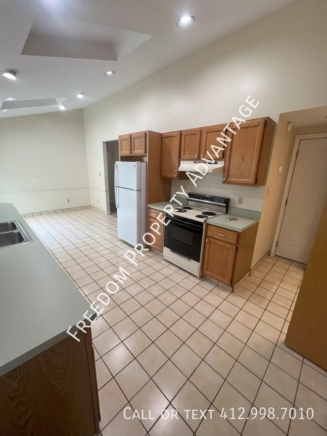 415 Mecklem Ln #A - Photo 2 of 15