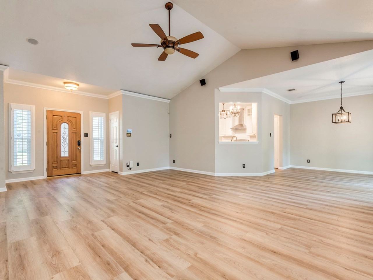 808 Timber Trl - Photo 5 of 38