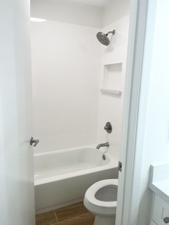 2025 N Richland St #B - Photo 6 of 18