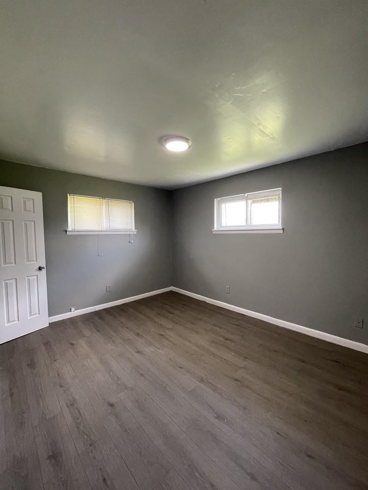 1912 Walker Ave - Photo 7 of 8