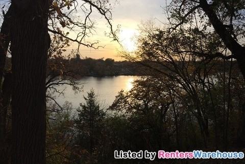 149 Riverside Dr NE - Photo 3 of 19