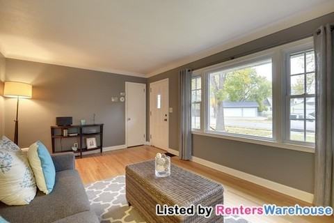 4056 Toledo Ave S - Photo 2 of 15