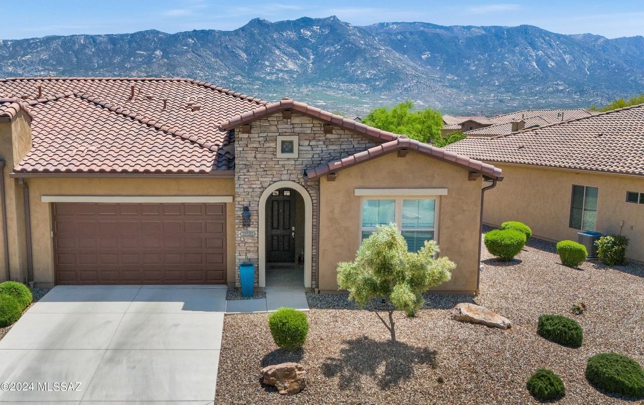 39589 South Summerwood Drive - Photo 2 of 44