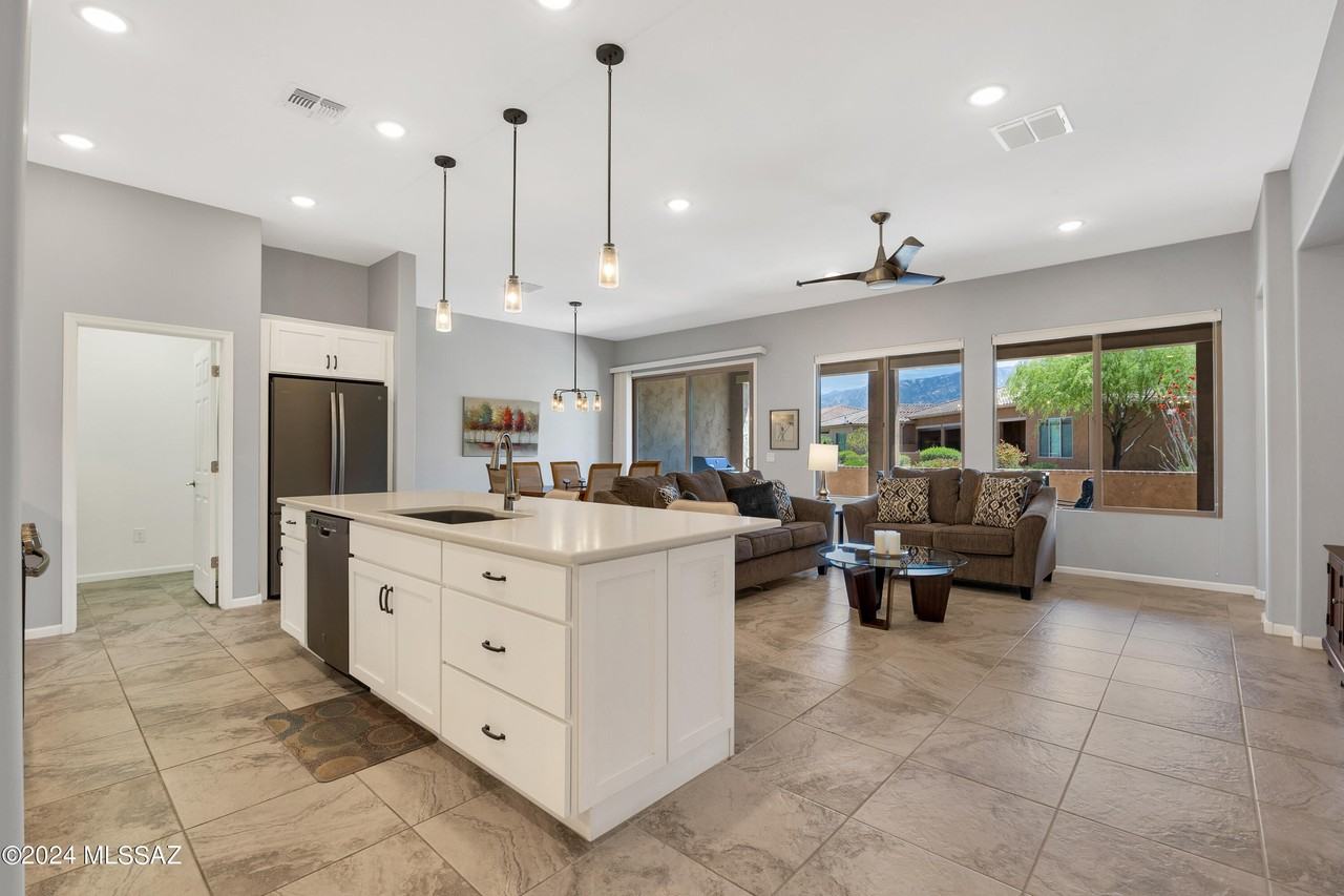 39589 South Summerwood Drive - Photo 6 of 44