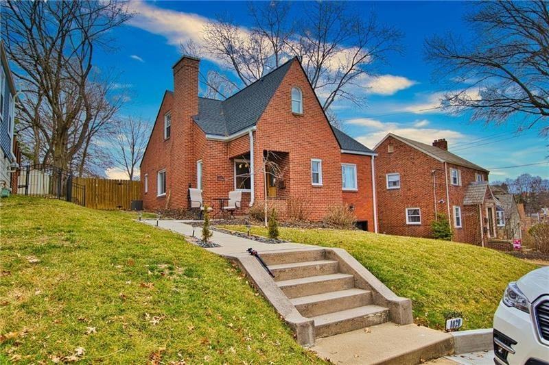 1020 Avacoll Dr, Green Tree, PA 15220 4 Bedroom House for 2,500/month