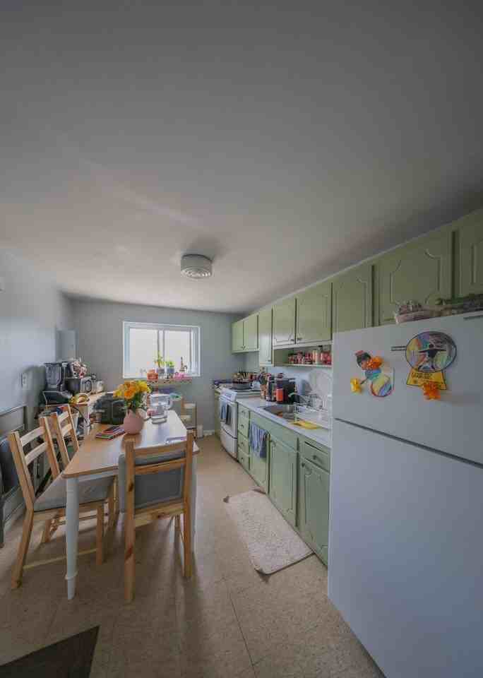 14 Bryon Rd - Photo 3 of 10