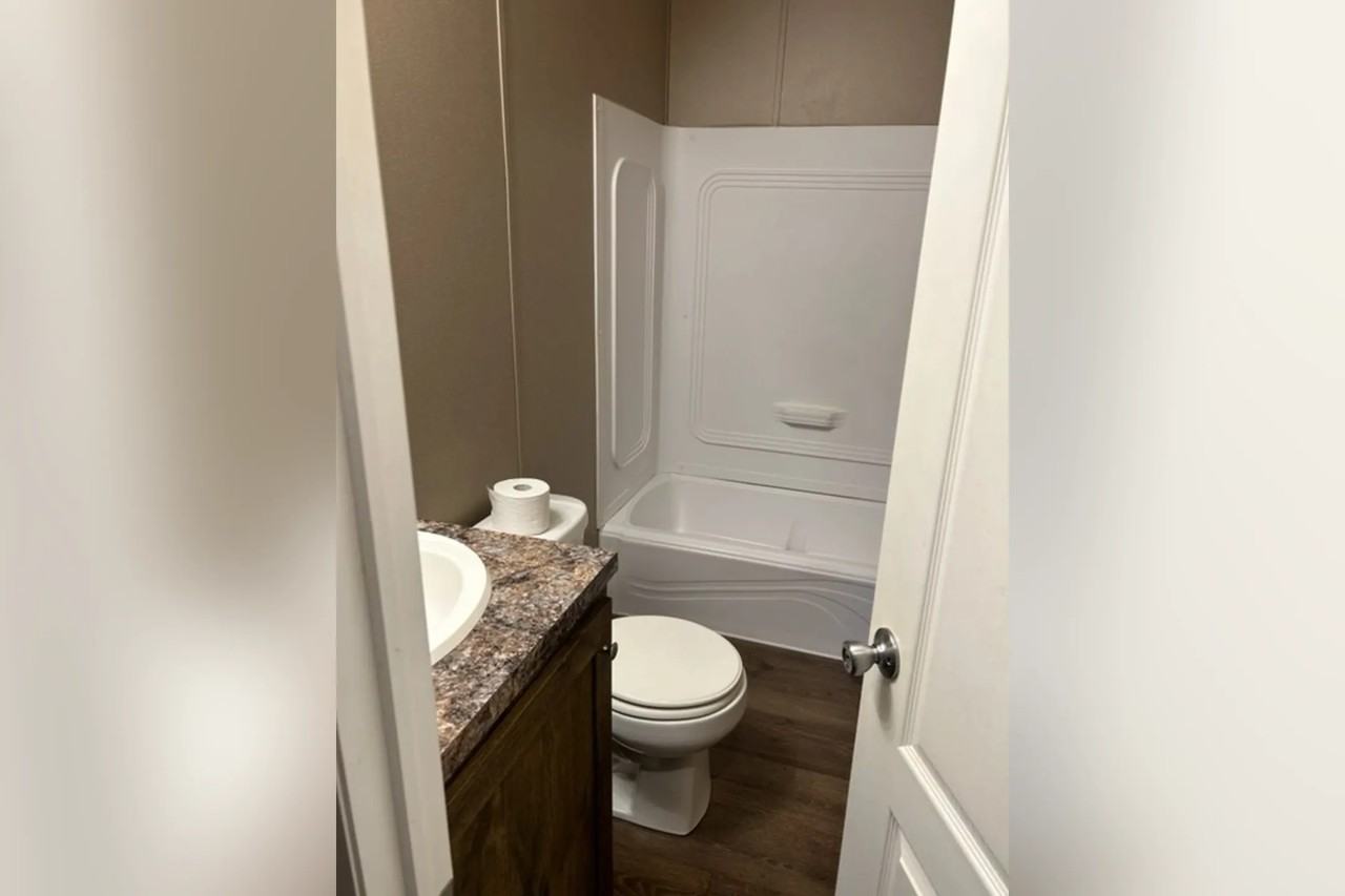 101 Knight St - Photo 2 of 8