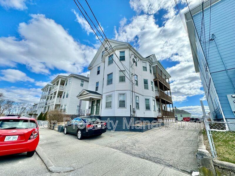 15 Phoenix St #5