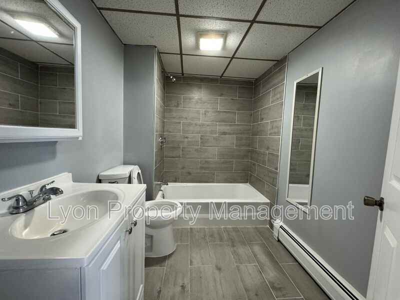 15 Phoenix St #5 - Photo 4 of 7