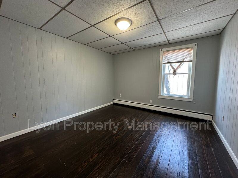 15 Phoenix St #5 - Photo 5 of 7