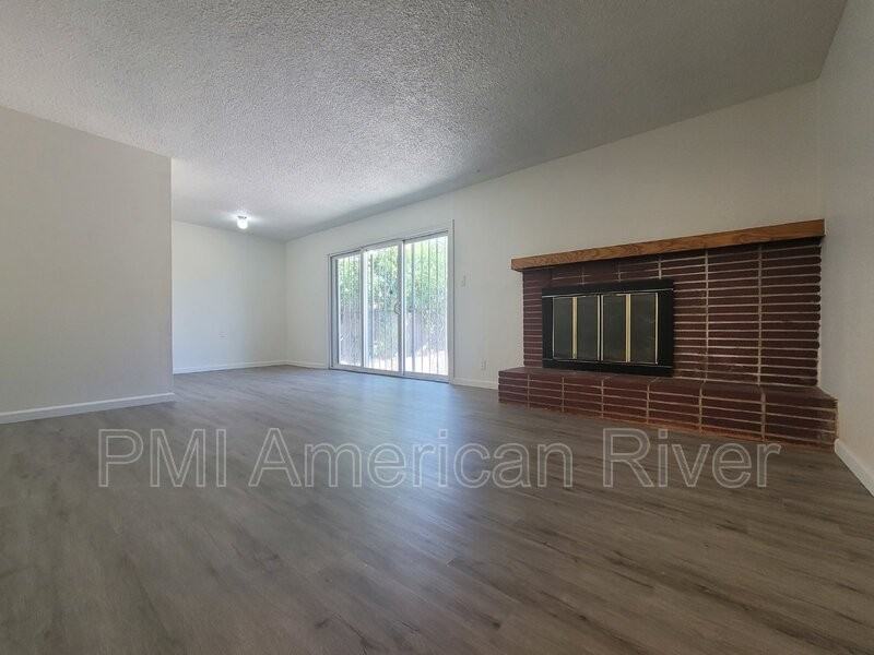 2187 Montecito Way - Photo 3 of 18