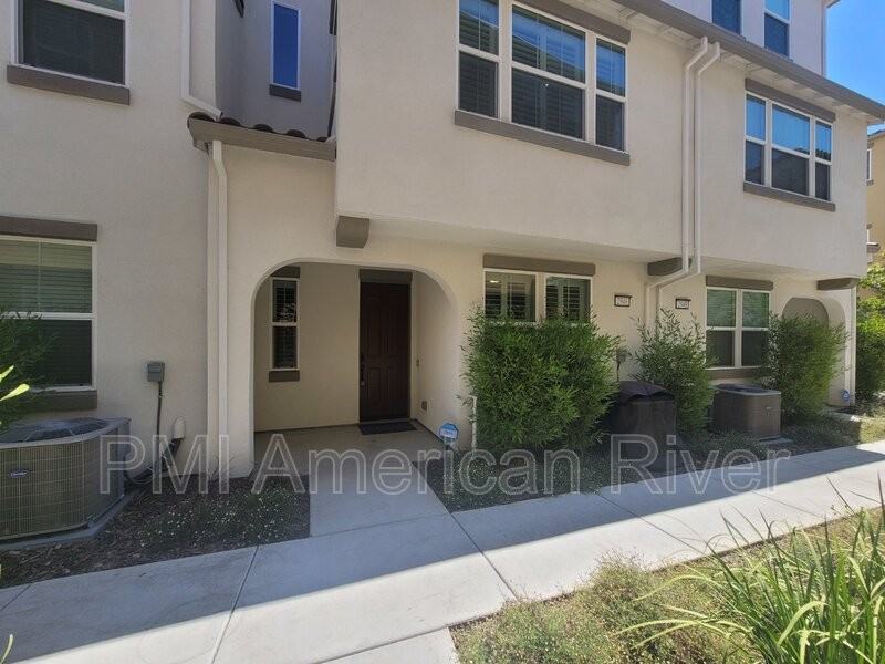 2946 Toulouse Walk - Photo 2 of 31