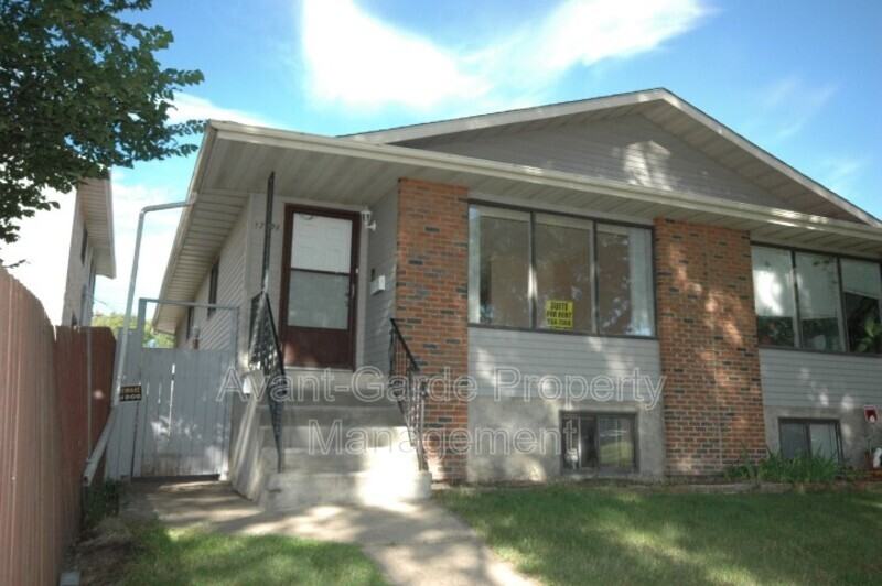 12208 77 St Nw - Photo 3 of 22