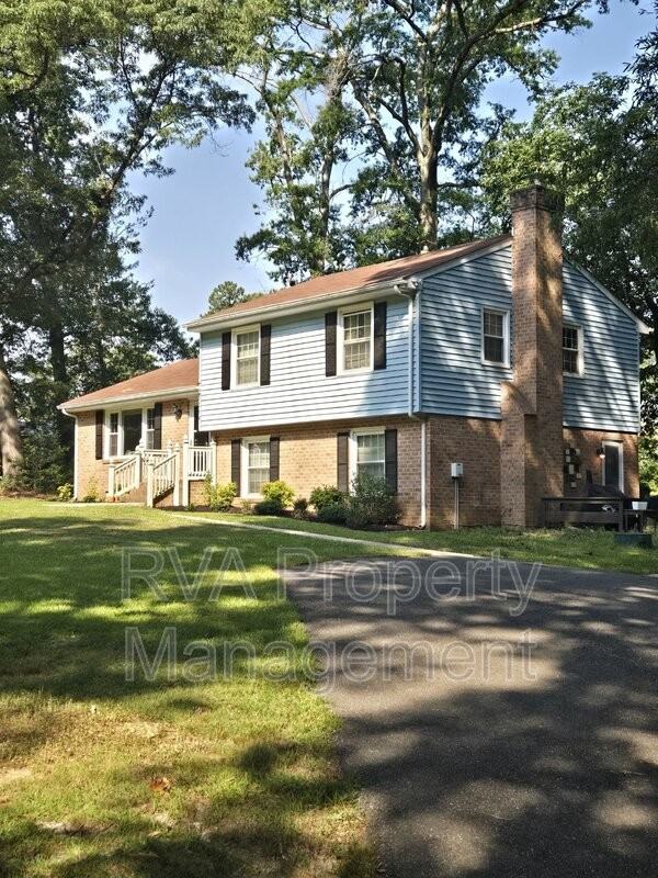 1204 Hatteras Rd - Photo 3 of 17