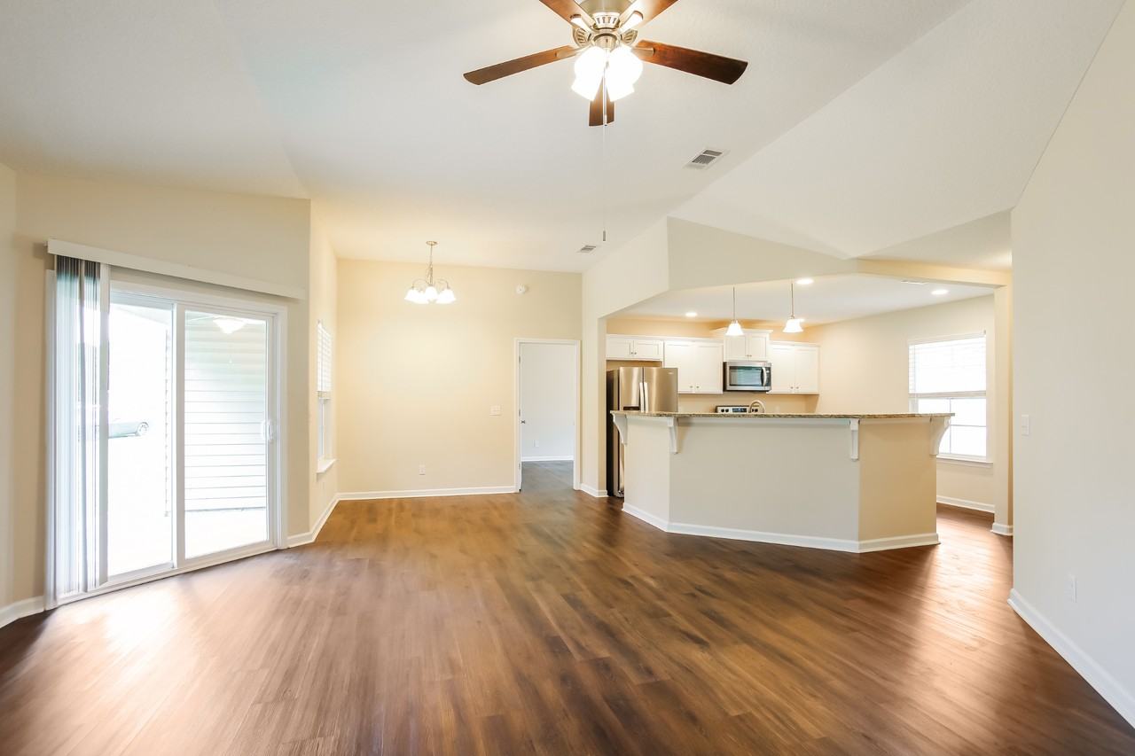 308 Pecan Point Dr - Photo 7 of 17