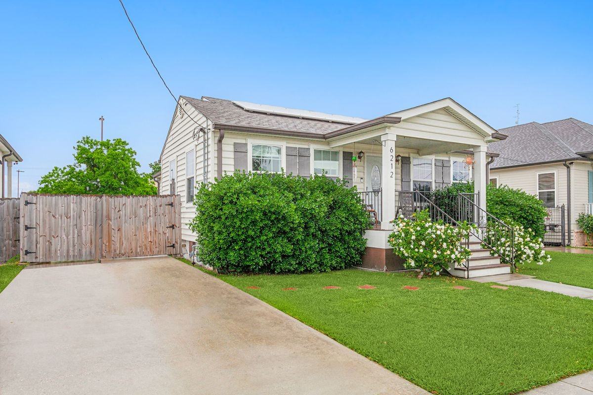 6212 Marigny St - Photo 2 of 17