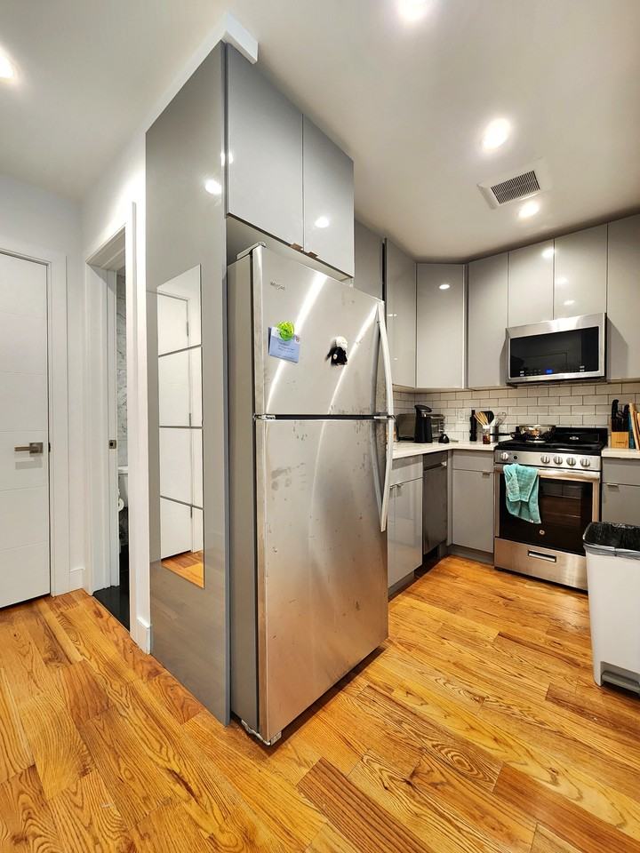 127 E 36th St #2A - Photo 3 of 6