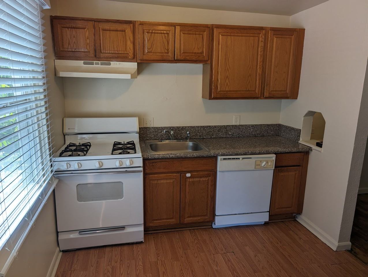 1758 Paris St - Photo 5 of 17