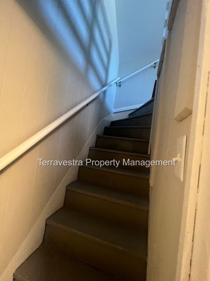 232 West Green Street - Photo 4 of 17