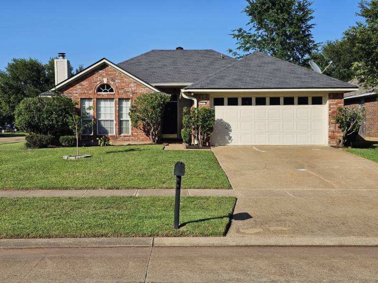 5901 Pampus Ln - Photo 2 of 40