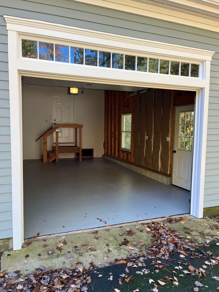 4 Tinkham Ln - Photo 3 of 14